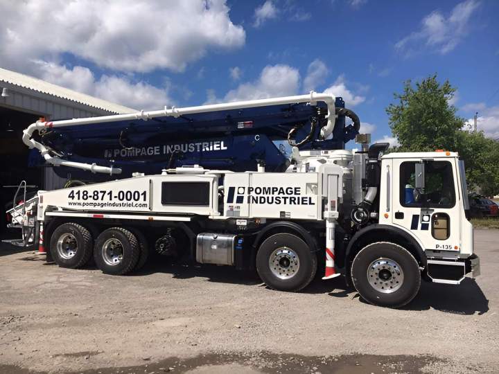 Pompe à mât 42M Québec