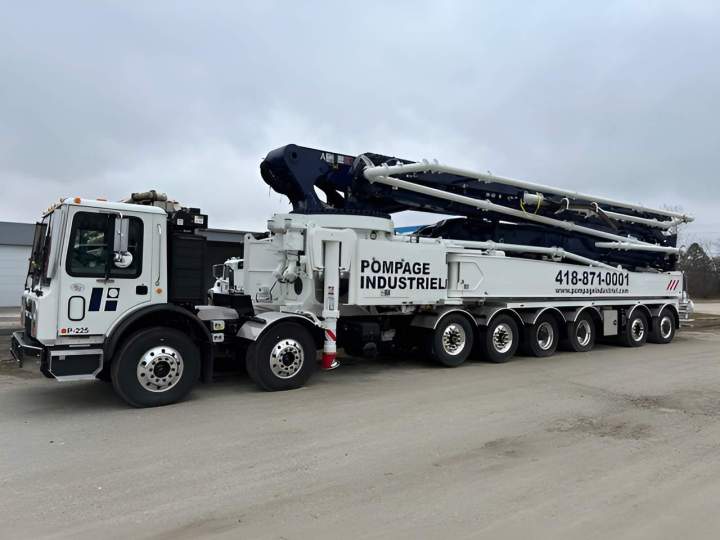 Pompe à mât 68M Québec