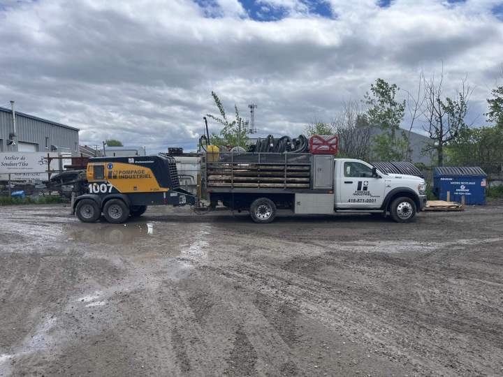 Travaux de pompage de béton industriel à Québec